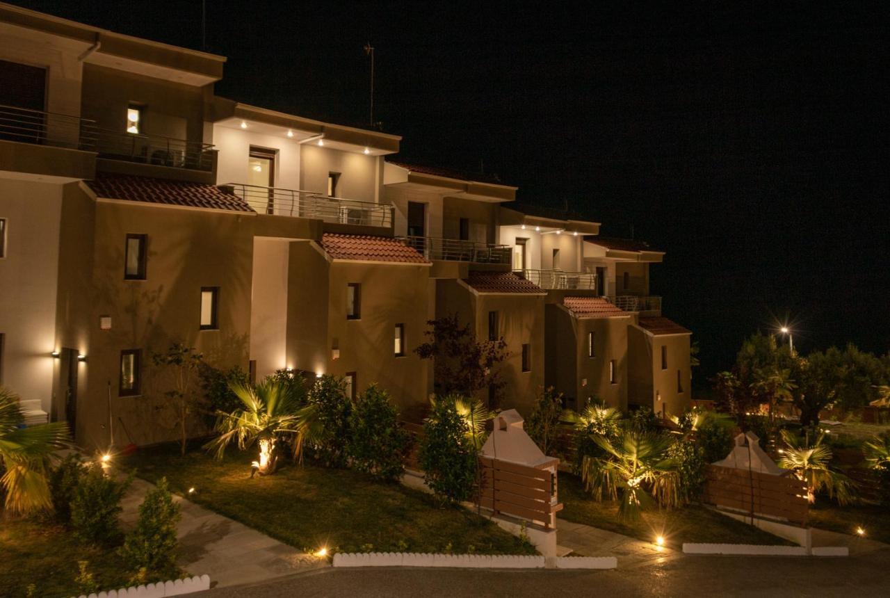 Pefkohori Golden Mountain Beach Villas Exteriör bild