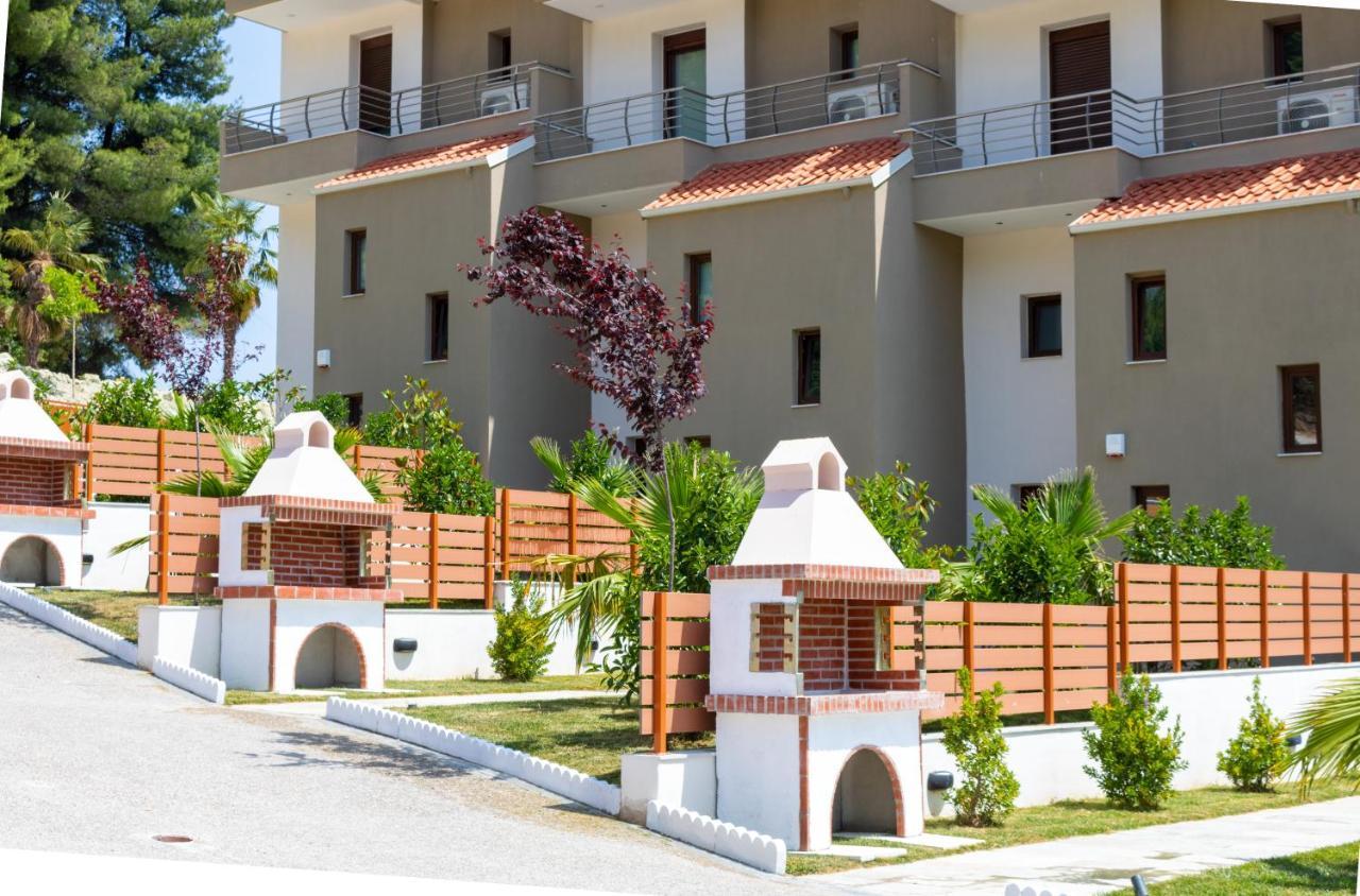 Pefkohori Golden Mountain Beach Villas Exteriör bild