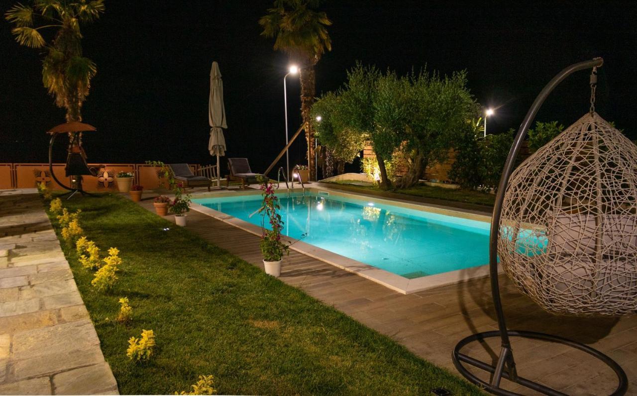 Pefkohori Golden Mountain Beach Villas Exteriör bild