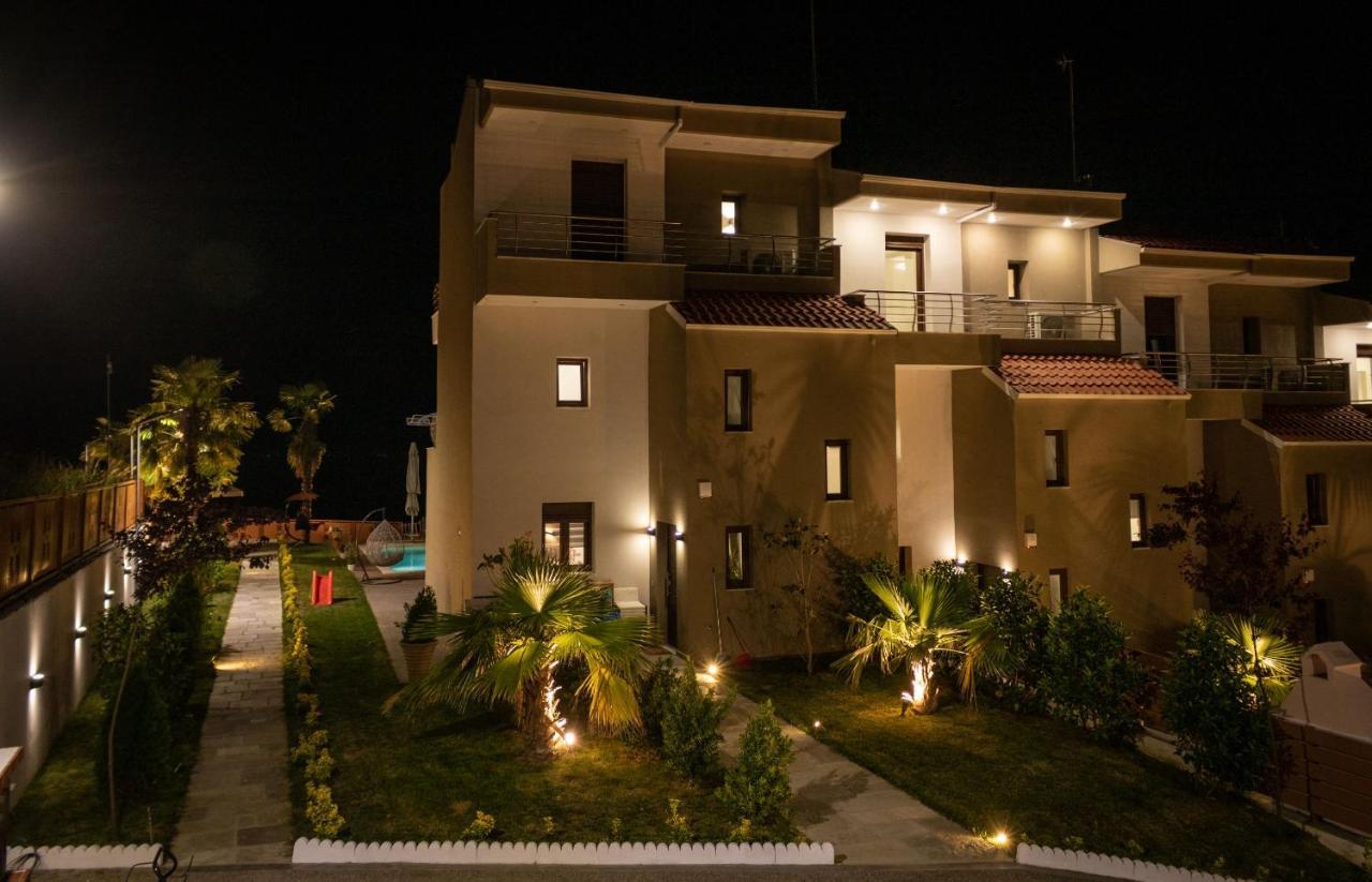 Pefkohori Golden Mountain Beach Villas Exteriör bild